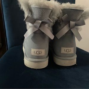 Womens Size 9 Grey Ugg Boots